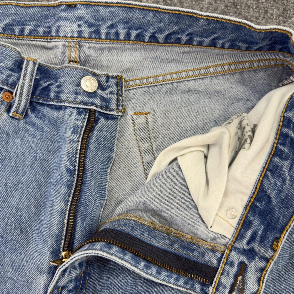 Levis 505 Regular Fit Straight Leg Denim Jeans Light Wash Blue Size 35x32